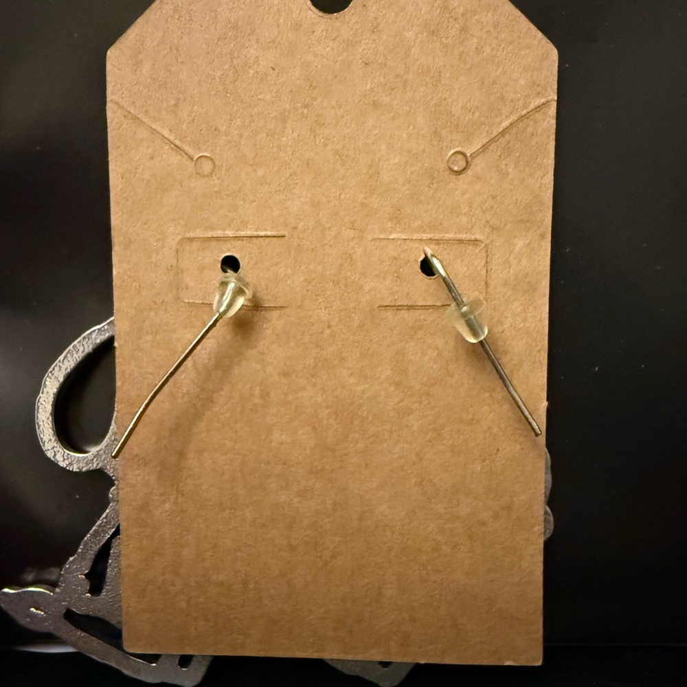 Snoopy Outline Earrings - Picture 3 of 3